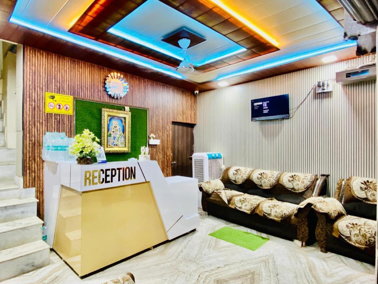 The Raman Palace- A Budget Hotel マトゥラー エクステリア 写真